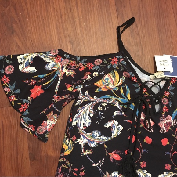 Black printed cold shoulder dress - Picture 2 of 4